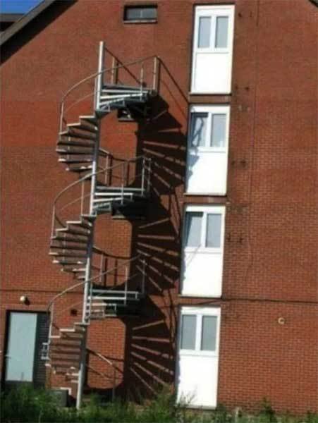 ConstructFails_SpiralStair.jpeg