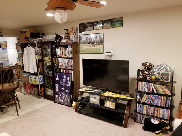 Basement Bar 2.jpg