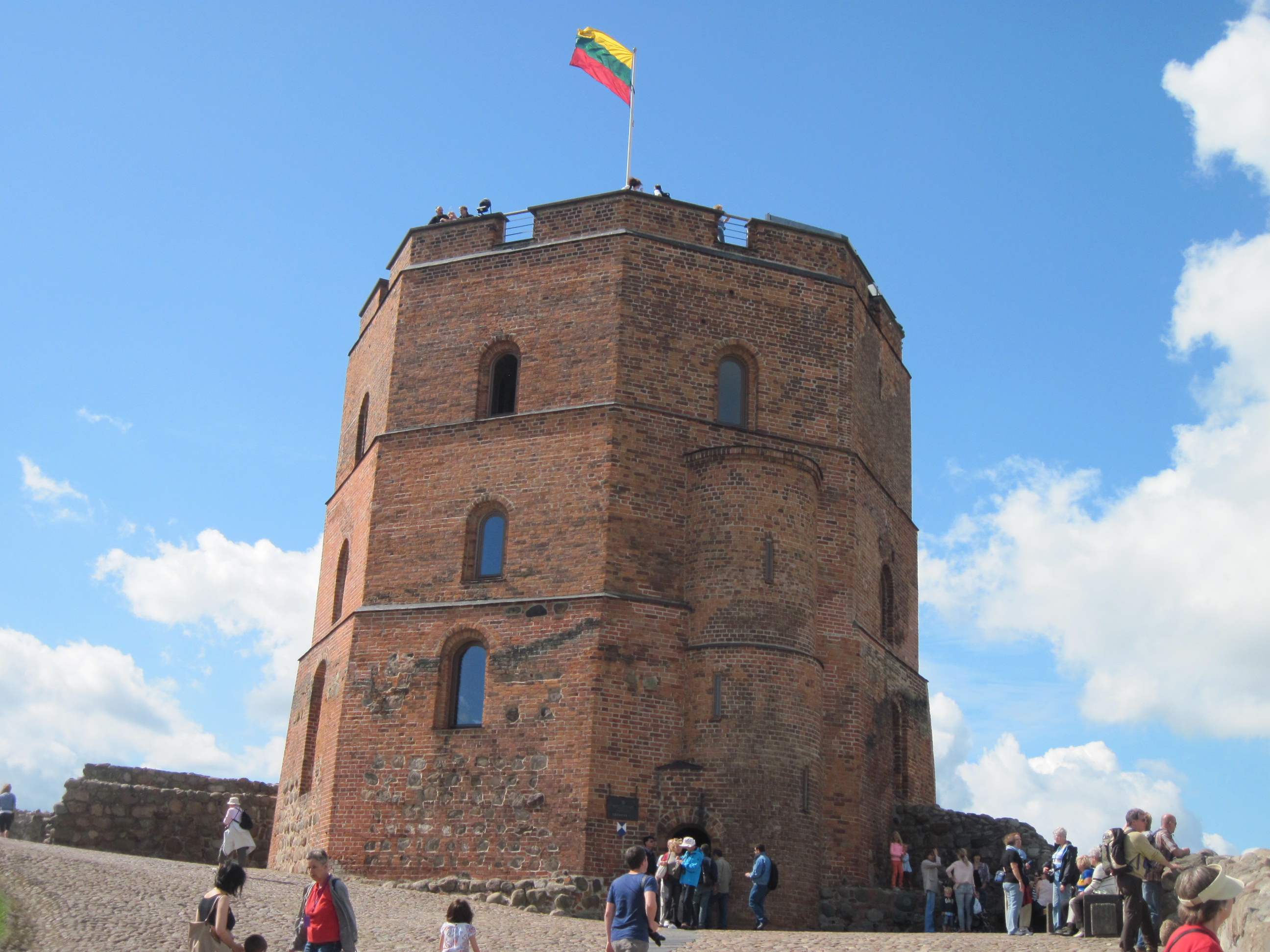 V flag:tower.JPG