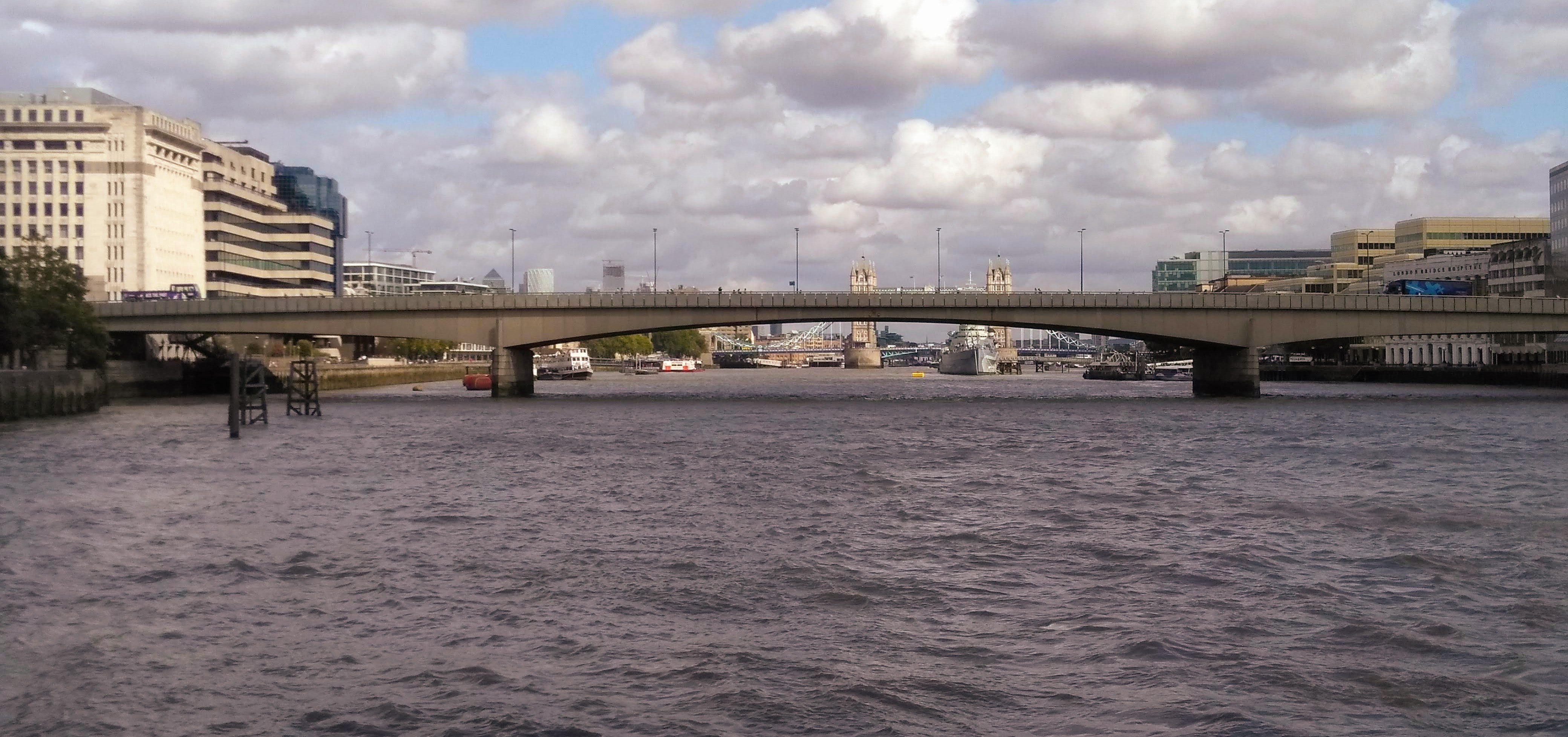 London_Bridge_from_Cannon_Street_Railway_Bridge.jpg