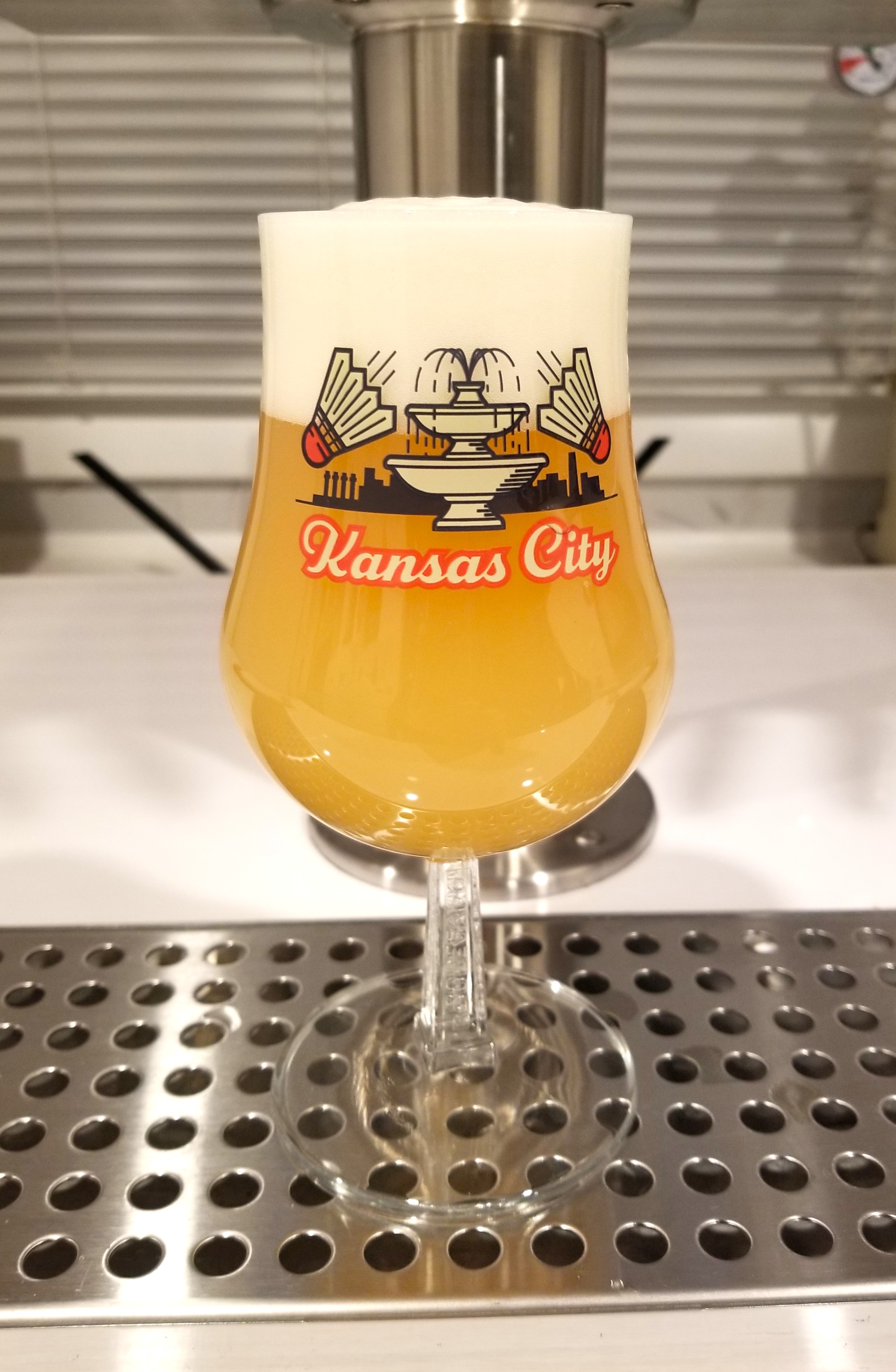 superb_owl_1st_pour.jpg