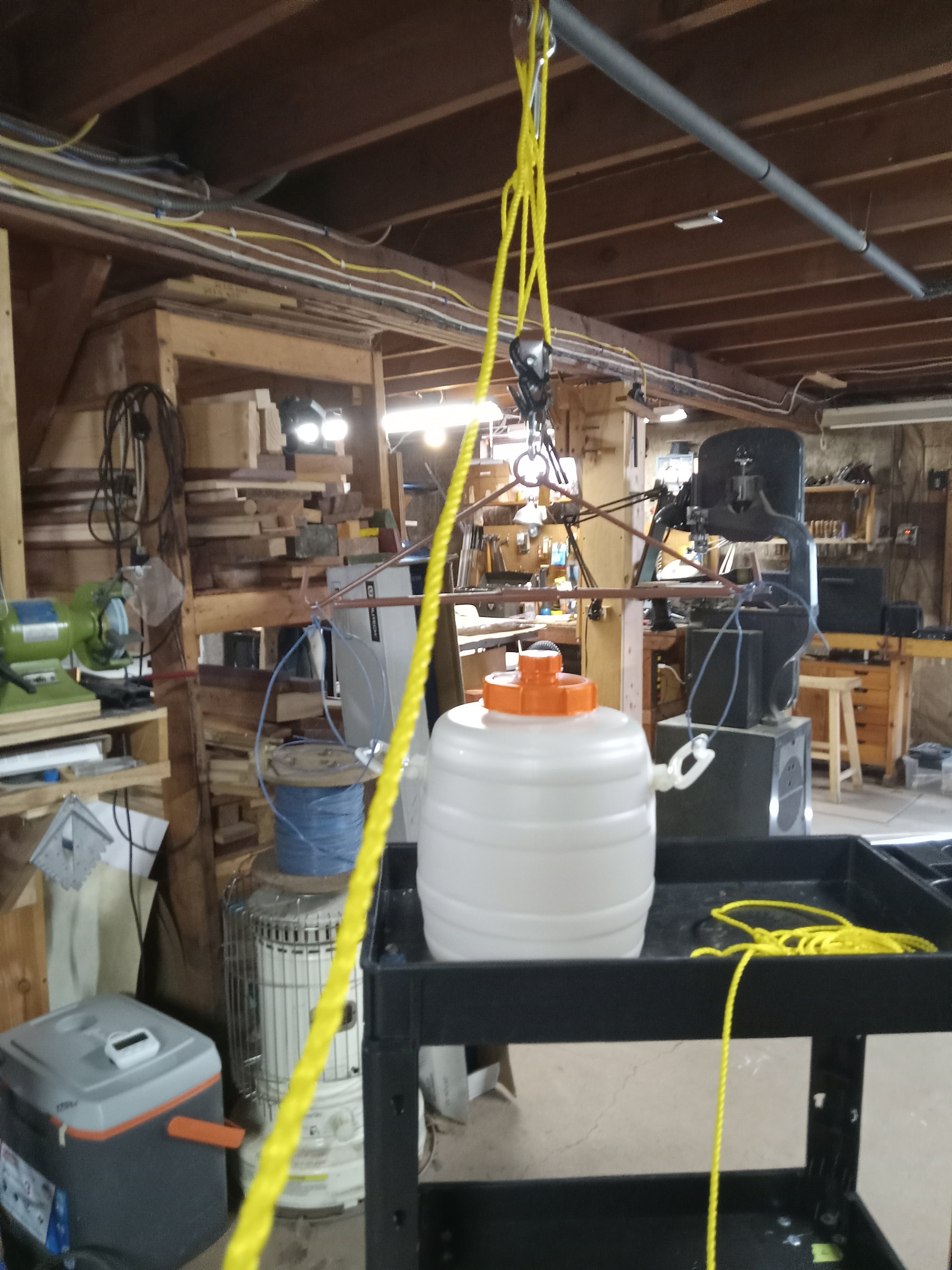 Gambrel hoist.jpg Gambrel hoist.jpg