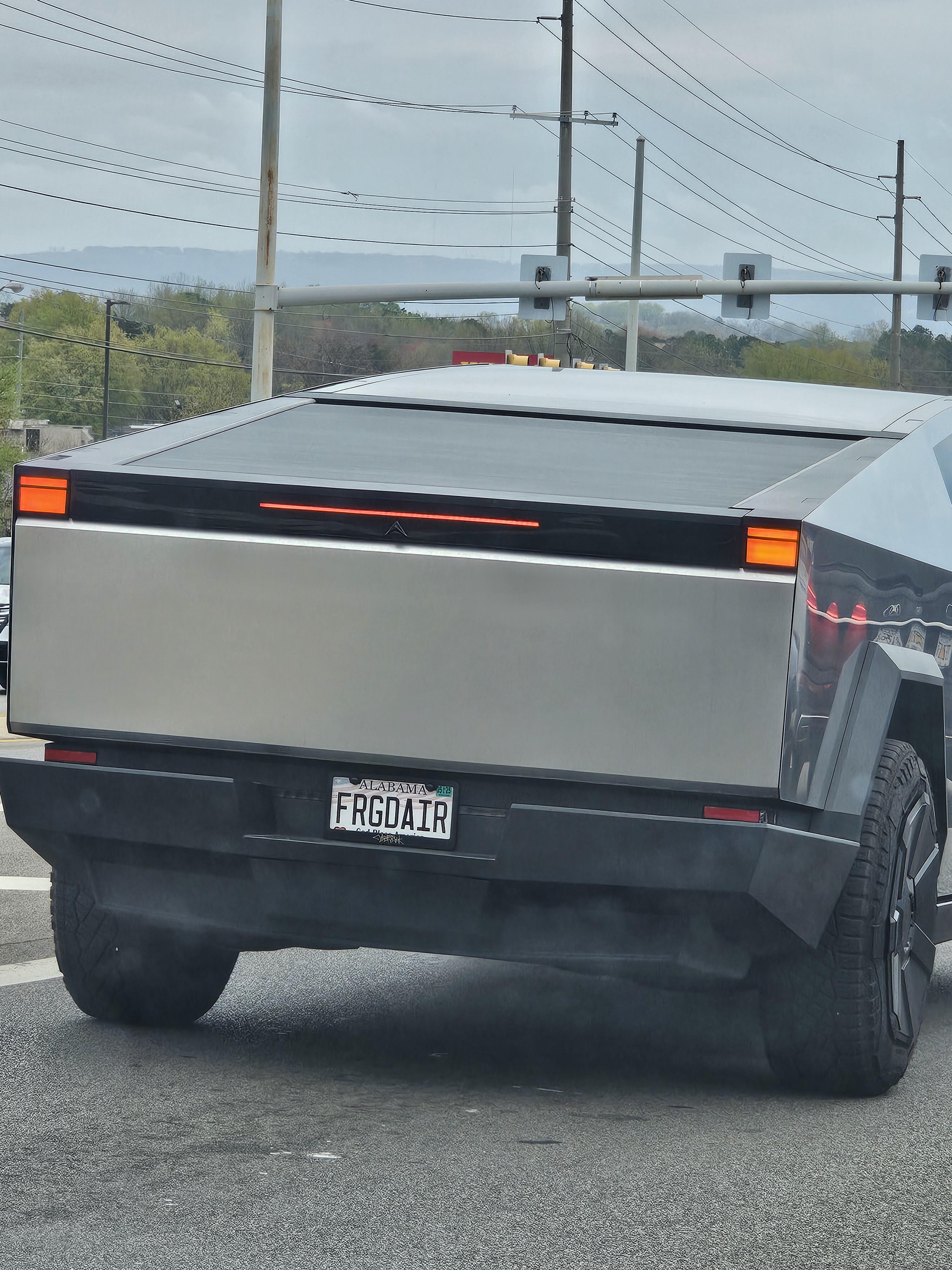 cybertruck 3-29-25 fridgair.jpg