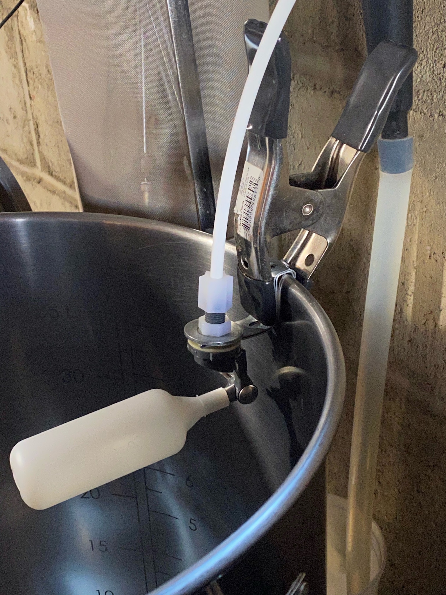adjustable float valve in kettle.jpeg