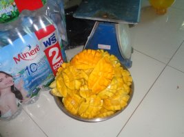 mangoes.jpg mangoes.jpg