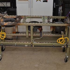 New strut stand