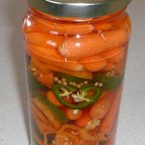 YurisFingHotPickleMix