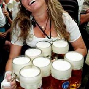 4579-munichbarmaid
