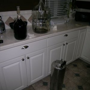 13719-Kegging006