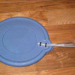 11999-lid002