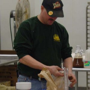 Dougopeninghishopbag