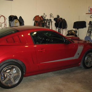 Roush427Randsaddlesinbackground