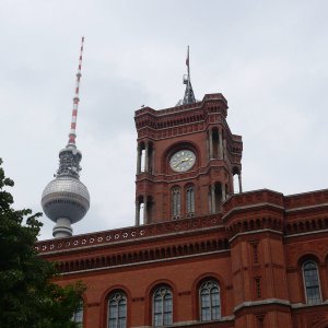 TheRedTownHallRotRathausandAlexanderplatztower