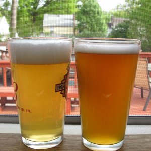 TheBreweryOmigangSPontheleftandthebeerImadefromculturingy