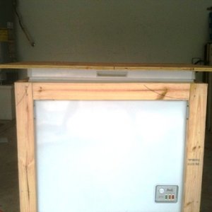 Straight on view of the lid. Used 5/8" plywood srcap, as a base layer for the lid