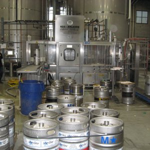 stonebrewingkegfilling