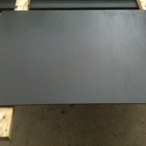 A close up of the lid's panneling. You can kind of see the woodgraing showing through on this picture