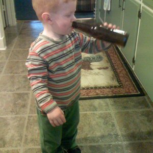 Kamdyn_with_a_bottle