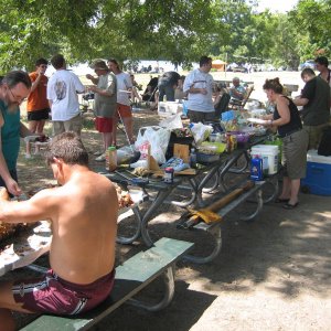 Zealots2009picnicfoodtable