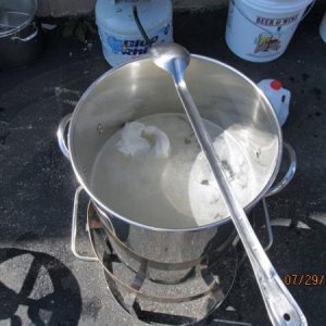 Hops added to wort. This is a all grain Summer Ale that I am anxiously awaiting to try at the next class!