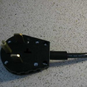 30/50 Amps plug wired to 14/3 300V cable, then wired into the yellow female plug above.
