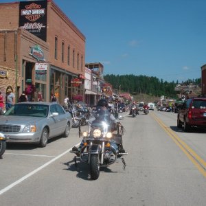 Sturgis2010-CruisingintoHillCity