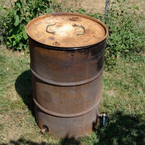 drum_withhandels_sitting_on_lid