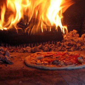 Pizza_baking