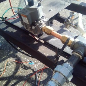 The Valve, a VR8304M by Honeywell, it is connected to our Honeywell Y8610U6006.