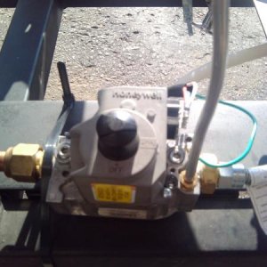 Again... The Valve, a VR8304M by Honeywell, it is connected to our Honeywell Y8610U6006.