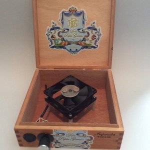 Cigar box stir plate, Pepin Garcia inside