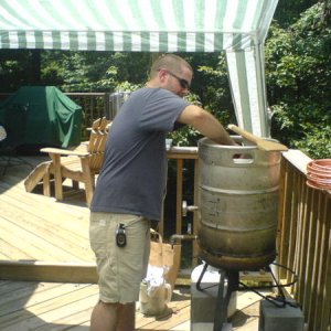1917-grabassbrew_walker_stiring_with_hand