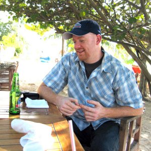 MehavinglunchonthebeachinAruba