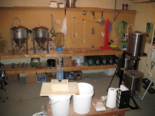 3548-entirebreweryandfermenters.JPG