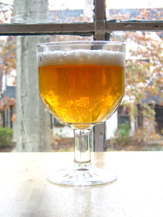 abbeyweiss_glass_small.jpg