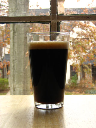 darkbrownale_glass_small.jpg