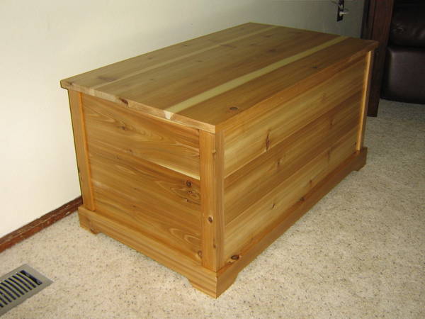 Cedar_Chest_044.jpg