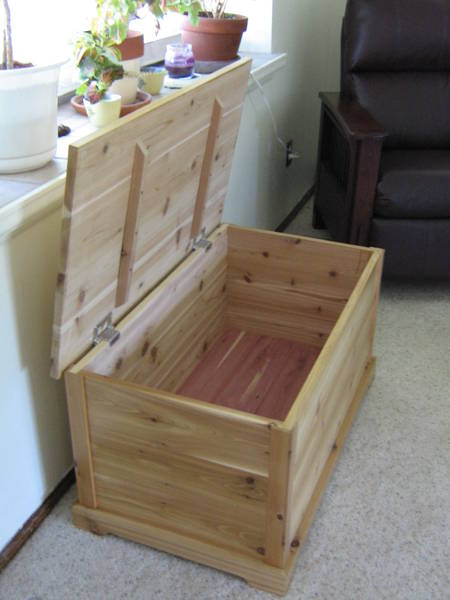 Cedar_Chest_050.jpg