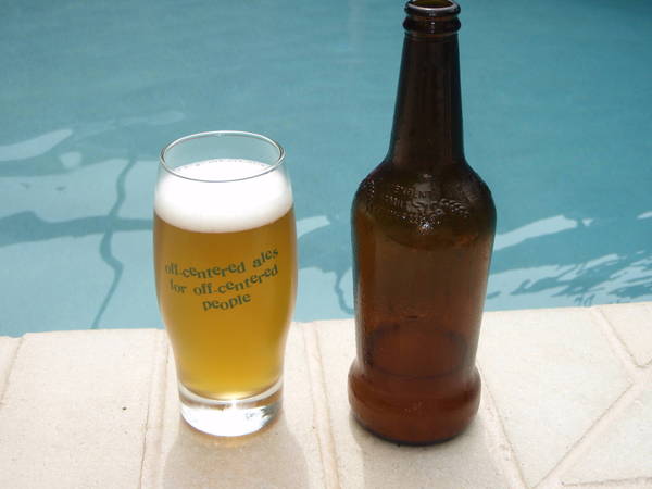 Kiwi_Wit_by_the_Pool.JPG