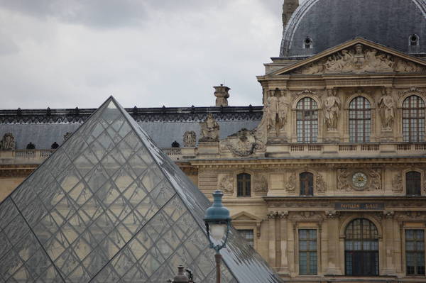 louvre.jpg