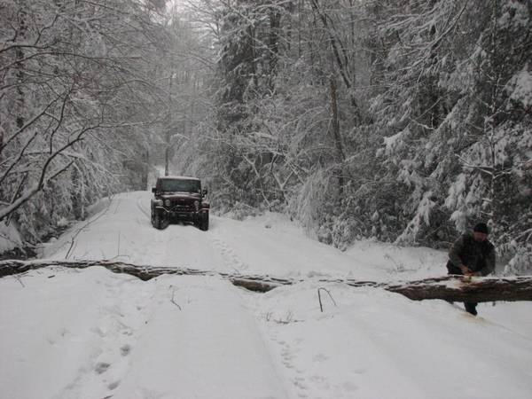 snowy_jeep_small_2.JPG